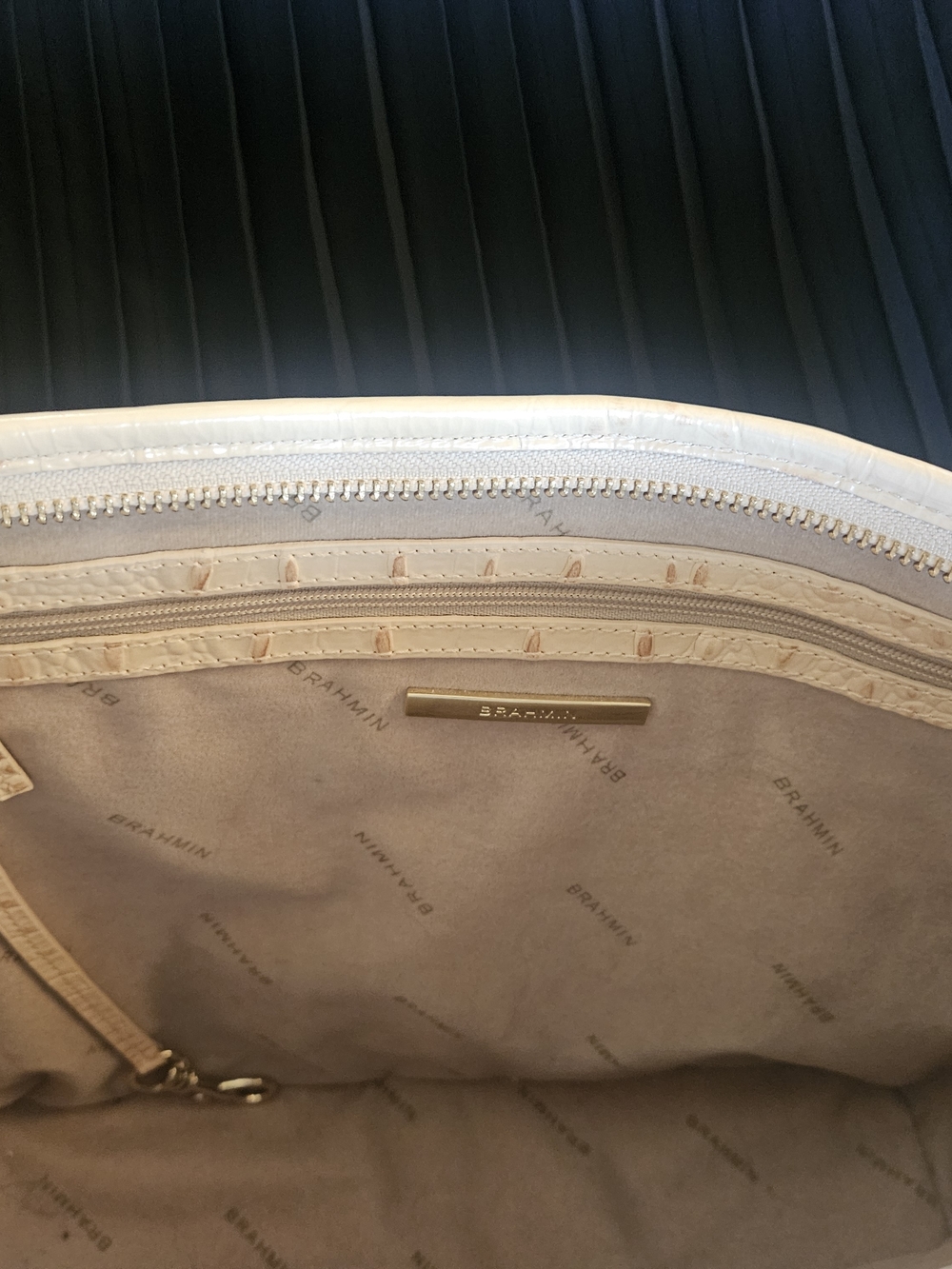 Brahmin Large Croc Embossed Leather Tote Cream Tan Shoulder Bag Tassel - Picture 8 of 9